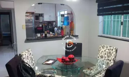 Casa à venda em Atibaia  com 2 dormitórios (1 suíte), 166 m² por R$ 650.000