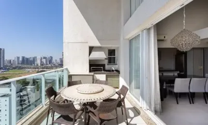 Apartamento 186 metros com pé direito duplo no living e varanda 3 suítes e 4 vagas Panamby