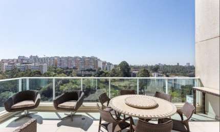 Apartamento 186 metros com pé direito duplo no living e varanda 3 suítes e 4 vagas Panamby