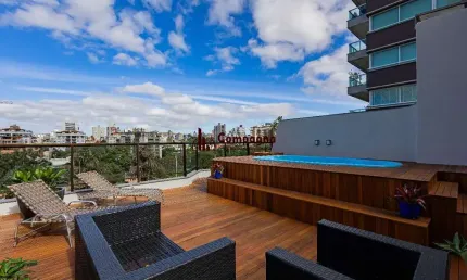 Cobertura com piscina em frente a praça da Encol no bairro Bela vista.