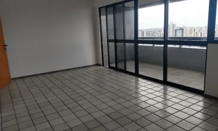 Apartamento 4 quartos andar alto e nascente em Casa Forte