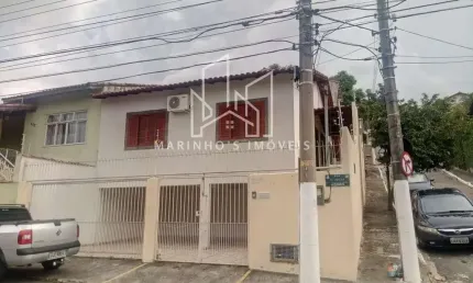 Casa para Venda em Resende, Centro, 3 dormitórios, 2 banheiros, 3 vagas
