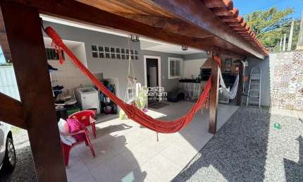 Casa à venda no bairro Praia das Taquaras em Balneário Camboriú/SC