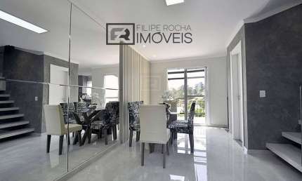 Linda casa tipo sobrado com 3 quartos dentro do Condominio Parque Rizzo