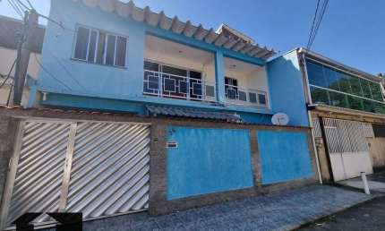 Casa em Excelente Localização - 4 Quartos, Terraço e Piscina