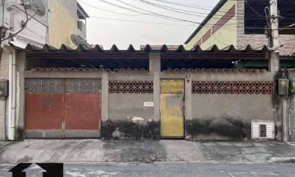 Casa de 2 Quartos em Terreno Amplo à Venda em Cosmorama, Mesquita/RJ
