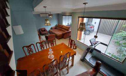 Ampla Casa de 3 Pavimentos – em Cosmorama, Mesquita