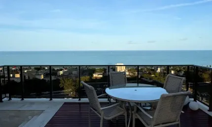 Cobertura no Altiplano mobiliada, decorada e ambientada- 490m2- Área de lazer privativa.