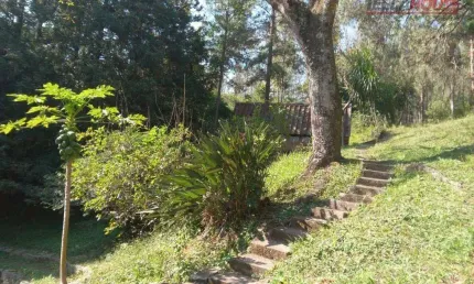 Sítio de 9,9 hectares em campo limpo paulista – 7 casas, lazer completo e natureza exuberante