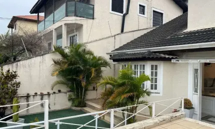 Sobrado a venda com piscina na City Bussocaba Osasco