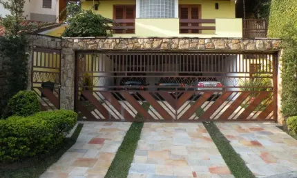 Imovel de alto padrao, 4 suites com piscina no Parque dos Principes