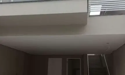 Sobrado a venda com 135m2, 3 quartos e 4 vagas em  Osasco