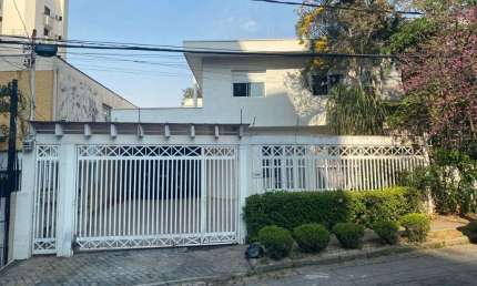 Sobrado de 3 suites com piscina na Vila Sao Francisco em Sao Paulo