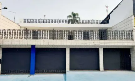 Otimo Imovel comercial ou residencial com varios comercios na rua