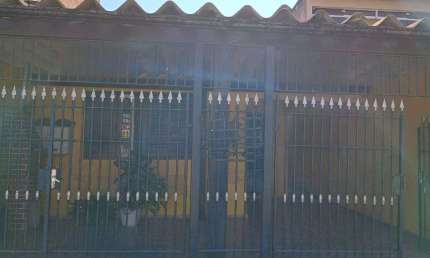 Casa a venda na Vila Herminia, Sao Paulo - 2 dormitorios, garagem e quintal!