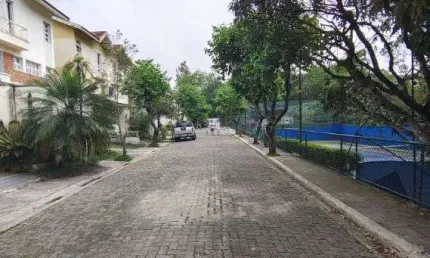 Charmoso Sobrado a Venda no Jardim Barbacena, Cotia