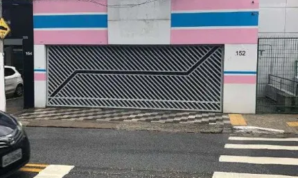 Casa Comercial para Alugar na Vila Yara, Osasco - 3 garagens e 5 salas