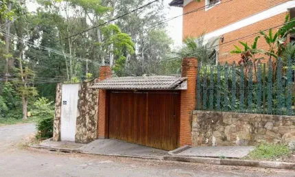 Sobrado de Luxo com 4 suites e piscina no bairro Adalgisa em Osasco