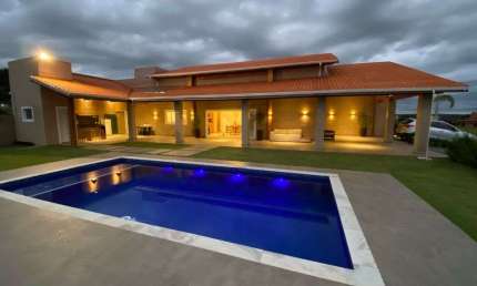Casa de luxo no Condominio Ninho Verde II - PARDINHO - SP,  com piscina aquecida
