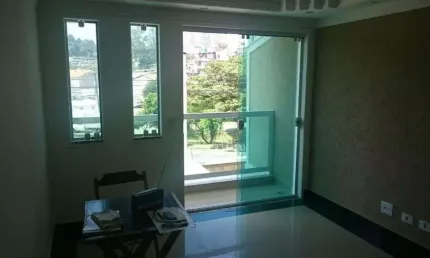 Sobrado a venda no Butanta, Sao Paulo: 2 suites, churrasqueira e varanda