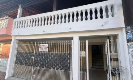 Linda casa a venda em Pestana, Osasco - 3 quartos e 2 garagens cobertas!