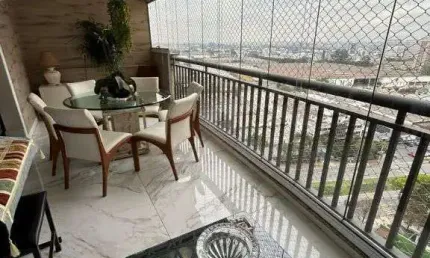 Apartamento de luxo com varanda gourmet em Alphaville Centro Industrial e Empresarial