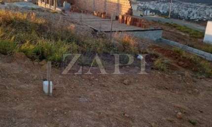 Casa com 3 quartos à venda no Jardim Bandeirantes, Poços de Caldas  por R$ 370.000