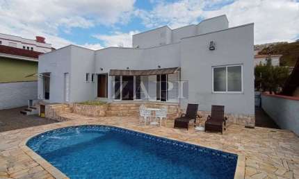 Casa com 3 quartos à venda no Jardim Vitória, Poços de Caldas , 270 m2 por R$ 1.700.000