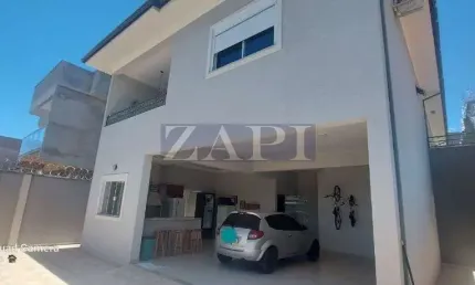Casa à venda no Jardim Kennedy, Poços de Caldas  por R$ 700.000