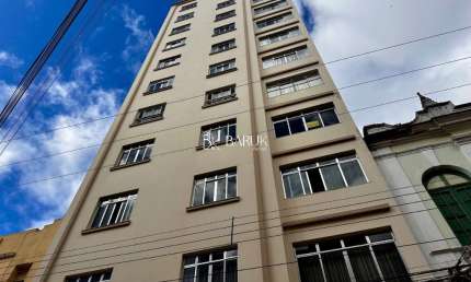 Centro, rua Halfeld,  3 quartos, elevadores.  Excelente localização.  Venha conferir!!!