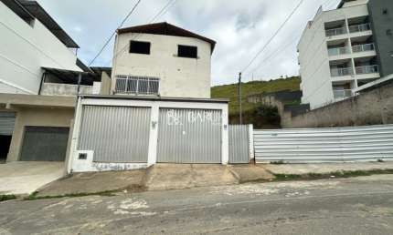 Bom Jardim, excelente galpão triplex, ótima localização e distribuição.