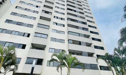 Apartamento à venda com 3 quartos sendo uma suíte com dependência completa no Condomínio Central Park