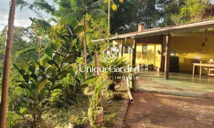 Chácara à venda em Jambeiro-SP: 3 quartos, 2 salas, 2 banheiros, 200m² de área no Centro da cidade!