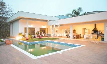 Imóvel em condomínio exclusivo no Recanto Santa Barbara - Jambeiro-SP: 5 quartos, 4 suítes, 3 salas, 2 banheiros, 6 vagas de garagem, 500m².