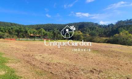 Terreno de 1.640m² à venda no Condomínio Village Parahybuna em Paraibuna-SP