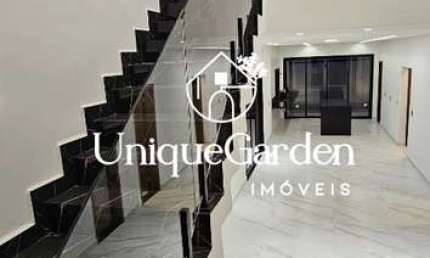 Casa no Condomínio Malibu: 2 suítes, 2 salas, 2 banheiros, 4 vagas de garagem e 190,28 m².