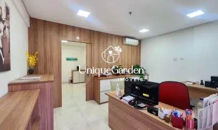 Sala comercial mobiliada à venda em condomínio no Jardim Aquarius, São José dos Campos-SP: 1 sala, 1 banheiro, 1 vaga - 44m².