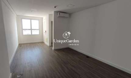 Sala comercial com 1 sala para alugar na Rua Tiradentes, 299, Centro, Jacareí, 27 m2 por R$ 1.450