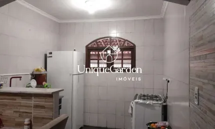 Casa em Jacareí-SP: 2 quartos, 1 suíte, 1 sala, 1 banheiro, 2 vagas de garagem, 98,56 m² no Parque Califórnia.