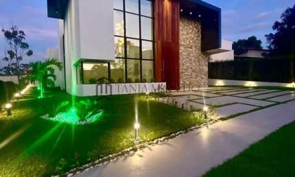 Casa à venda com 450m², 4 suítes, 2 WC Social, área de serviço, espaço gourmet, Sairé, PE.
