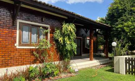 Casa à venda com 600m², 3 dormitórios sendo 1 Suíte, 2 terraços, 2 vagas,  jardim, 2 entradas , con
