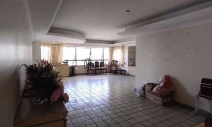 Apartamento à venda, 198 m2, ventilado e próximo a igreja do Espinheiro, Recife, PE