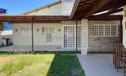 Casa à venda com 250m², 4 suítes, área gourmet, sala ampla, área de serviço, dependência completa,