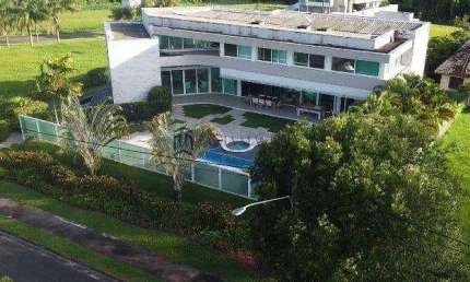 Casa à venda com 684m2, 5 suítes (BWC master com banheira),  1 suíte serviço, Sala living ,Sala jan