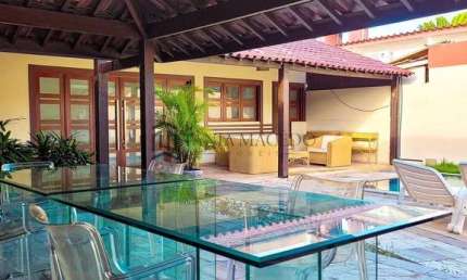 Casa à venda com área de 360m² e 163m² de área construída, 4 suítes, 50m do mar., Serrambi , Ipojuc