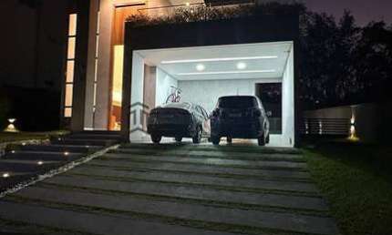 Casa à venda com 298m², 04 dormitórios, sendo 01 suíte master com closet, Varanda, escritório, 2 va