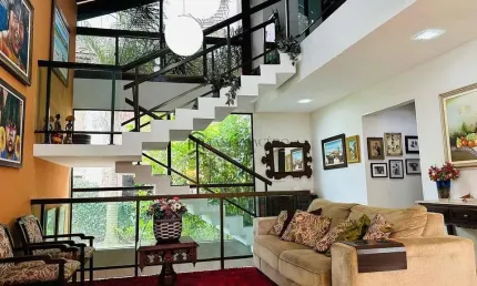 Casa à venda com 360m², 5 dormitórios, 5 suítes, Sala três ambientes, Espaço gourmet, 3 vagas, Alph