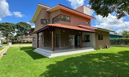 Casa Tulipa à venda 228m², 4 dormitórios, sendo 4 suítes e 1 master, varanda, Aldeia, PE