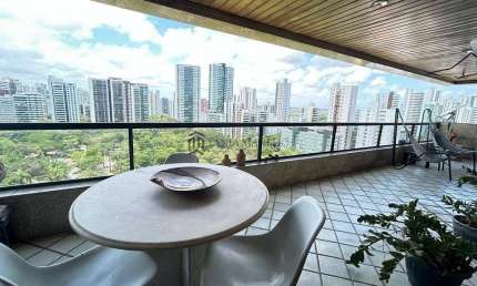 Apartamento à venda com 300m², 4 quartos sendo 4 suítes e 4 vagas no Edf. Saint Paul de Vince, Mada