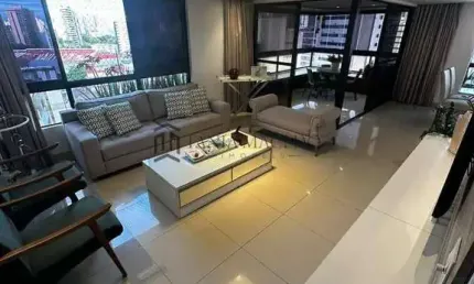 Apartamento 1 por andar, são 4 Dormitórios sendo 2 suites, andar alto, proximo ao parque das Graças